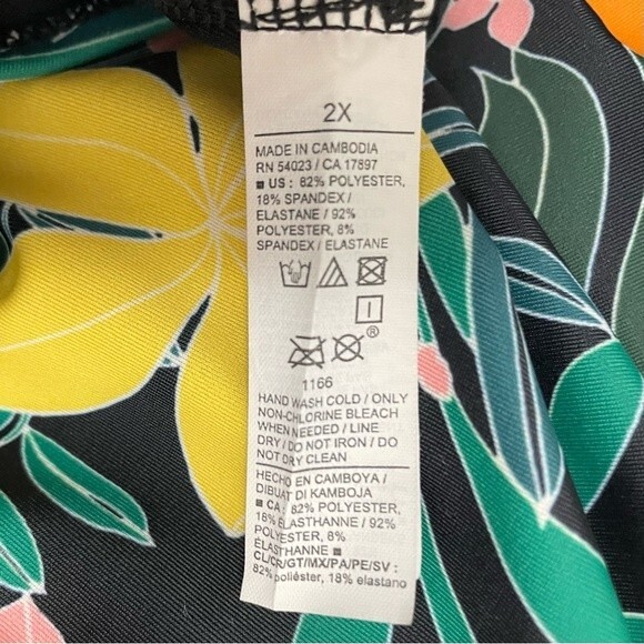 Old Navy Hibiscus Print Plus Size Halter Tie One Piece Swimsuit Plus Size 2X - Picture 10 of 12